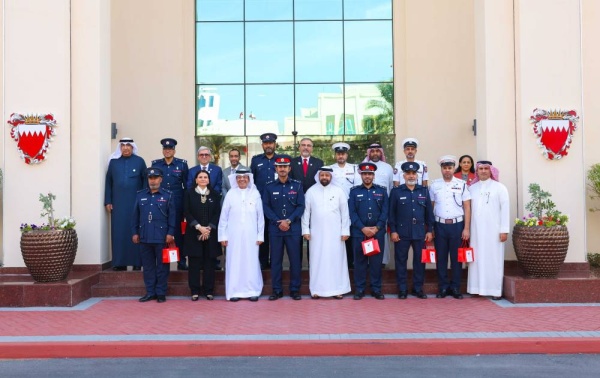 مناسبة يوم الشرطة البحرينية.. أمانتا "الشورى" و"النواب" تحتفيان بأمن المجلسين تقديرًا لعطاءاتهم الوطنية المشهودة