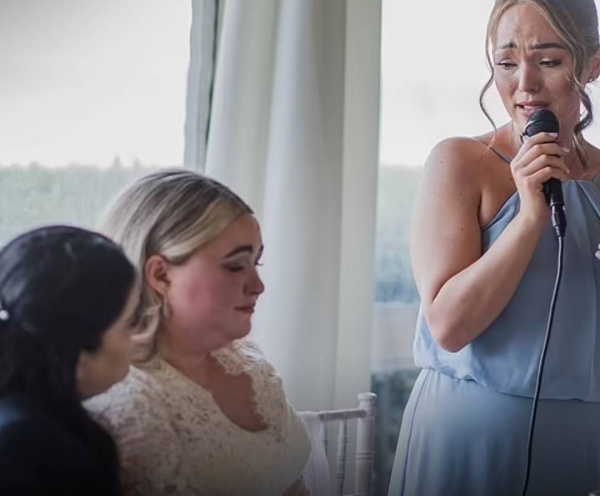 دفعت 13 ألف دولار ولم يحضر العريس.. بريطانية تخلى عنها عريسها قبل دقائق من فرحها فاستكملت الحفل رفقة أهلها⁣
⁣