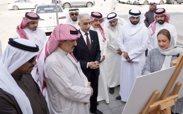 رئيس النواب ووزير الأشغال يتفقّدان مشاريع تطوير البنية التحتية بـ "ثامنة المحرق"