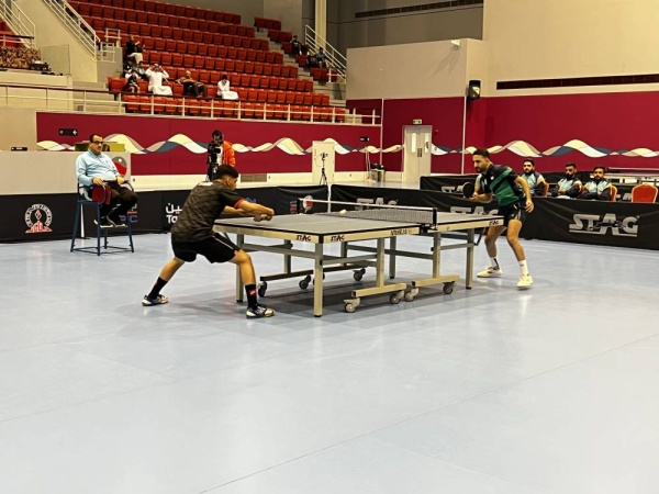 البحرين يحسم القمة أمام سار ويتصدر دوري العموم لكرة الطاولة