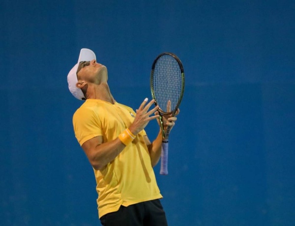 لاعب التنس أوكونيل: متحمس لمشاركتي الثالثة في بطولة وزارة الداخلية تشالنجر