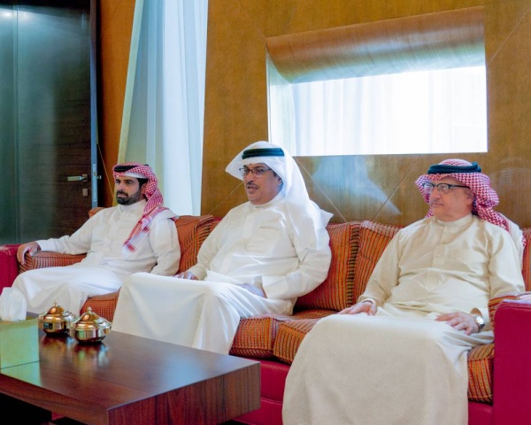 خالد بن حمد يطلع على آخر التحضيرات لاستضافة جولة دي بي ورلد العالمية للجولف