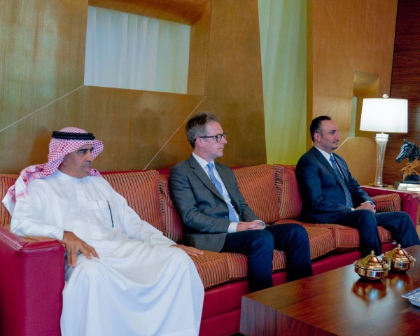 خالد بن حمد يطلع على آخر التحضيرات لاستضافة جولة دي بي ورلد العالمية للجولف