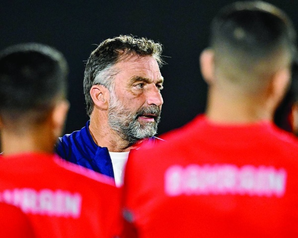 وسط أجواء حماسية.."الأحمر" يواصل استعداداته لمواجهة الأردن