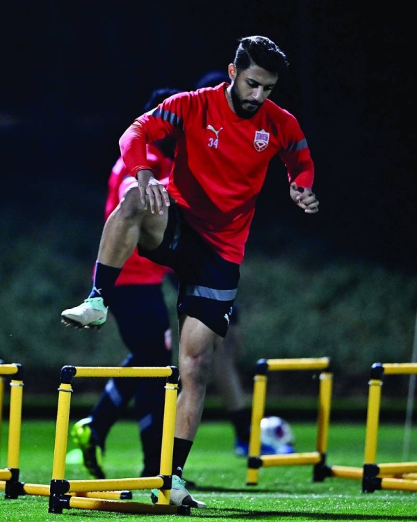 وسط أجواء حماسية.."الأحمر" يواصل استعداداته لمواجهة الأردن