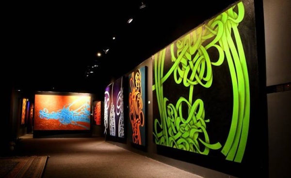 الخط العربي.. هوية إسلامية وفن ثري يتجدد مع الأجيال