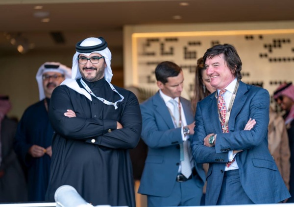 نيابةً عن ولي العهد رئيس الوزراء ... عيسى بن سلمان يتوج الفائزين بكؤوس ولي العهد