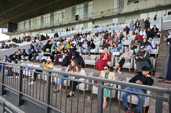 نيابةً عن ولي العهد رئيس الوزراء ... عيسى بن سلمان يتوج الفائزين بكؤوس ولي العهد