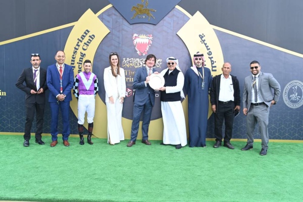 نيابةً عن ولي العهد رئيس الوزراء ... عيسى بن سلمان يتوج الفائزين بكؤوس ولي العهد