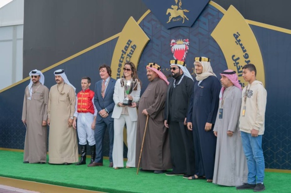 نيابةً عن ولي العهد رئيس الوزراء ... عيسى بن سلمان يتوج الفائزين بكؤوس ولي العهد