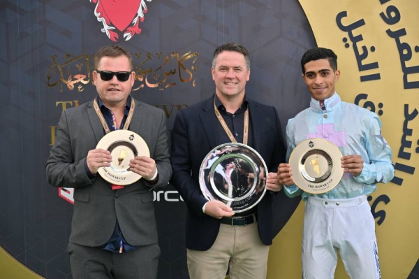 نيابةً عن ولي العهد رئيس الوزراء ... عيسى بن سلمان يتوج الفائزين بكؤوس ولي العهد