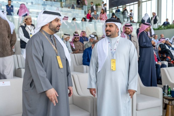 نيابةً عن ولي العهد رئيس الوزراء ... عيسى بن سلمان يتوج الفائزين بكؤوس ولي العهد