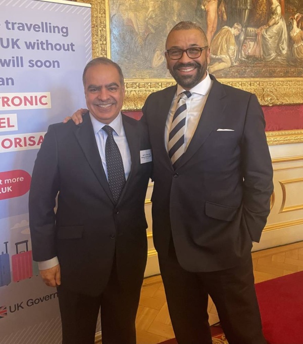 سفير مملكة البحرين لدى المملكة المتحدة يشارك في حفل تدشين "تصريح السفر الإلكتروني"
