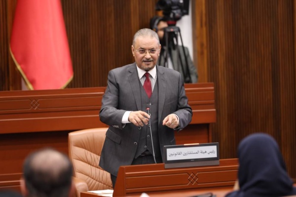 تَحَفُّظ فخرو يعيد "بطاقة المسنين" لـ"خدمات الشورى"