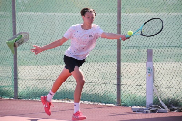 الأردني شلباية والسورية بارودي يتقدمان لربع نهائي الفردي