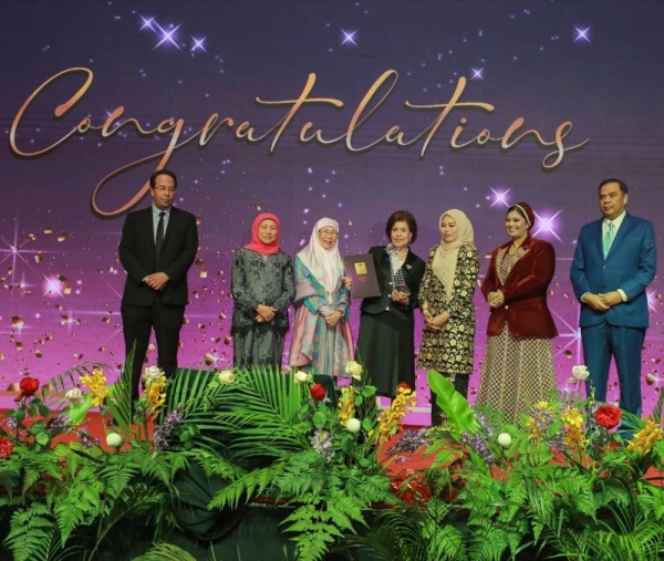 السيدة الأولى في ماليزيا تكرم السفيرة بهية الجشي لإسهاماتها الرائدة في تمكين المرأة والدبلوماسية