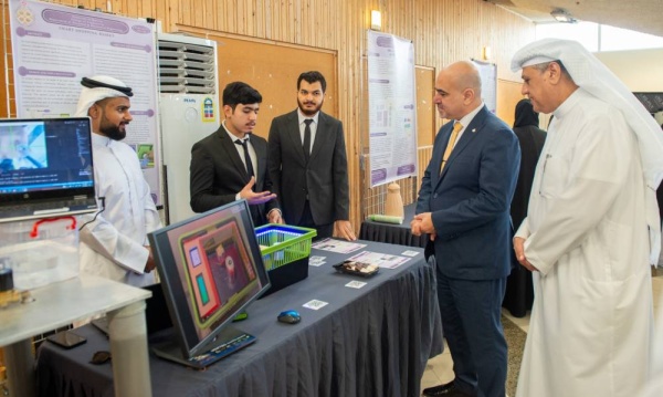 كلية الهندسة بجامعة البحرين تعرض 51 مشروعاً طلابياً بموضوعات هندسية متنوعة