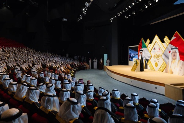 البحرين تزفّ 1600 عريس في أكبر حفل زواج جماعي