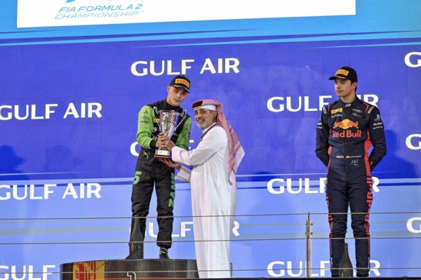 فيرستابن ينطلق أولاً في سباق الذكرى العشرين لجائزة البحرين الكبرى للفورمولا 1