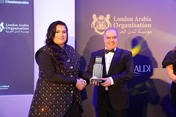 سفير البحرين لدى المملكة المتحدة يحضر حفل جائزة المرأة العربية في لندن