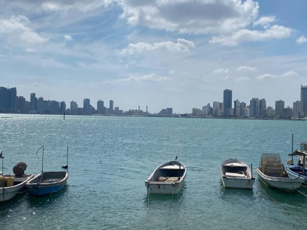 الطقس بارد نسبياً ويكون غائماً جزئياً أحياناً خلال الليل