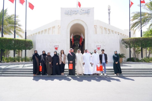 أمانة النواب تستقبل وفداً من طالبات مدرسة الزلاق الابتدائية الاعدادية