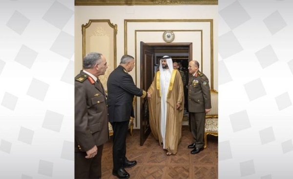 ناصر بن حمد يلتقي وزير الدفاع والإنتاج الحربى المصري