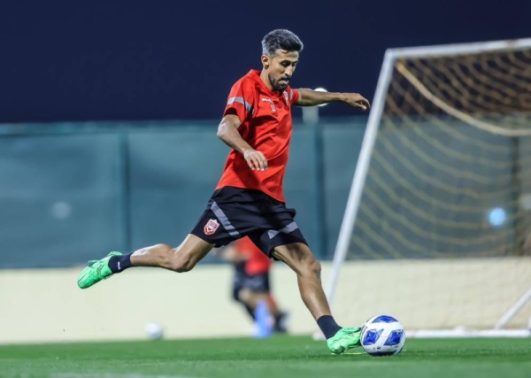 الأحمر الكروي يخوض أولى الحصص التدريبية بقيادة الكرواتي "دراغان"