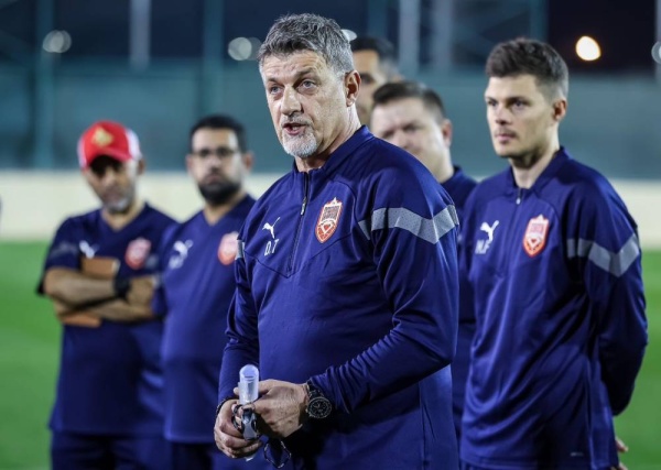 الأحمر الكروي يخوض أولى الحصص التدريبية بقيادة الكرواتي "دراغان"