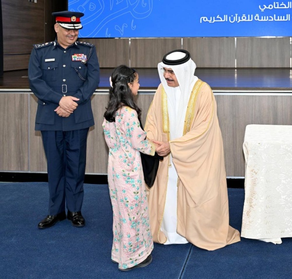 معالي وزير الداخلية يكرّم الفائزين في مسابقة وزارة الداخلية للقرآن الكريم ويشيد بما تحقق في عهد جلالة الملك المعظم من إنجازات في خدمة كتاب الله