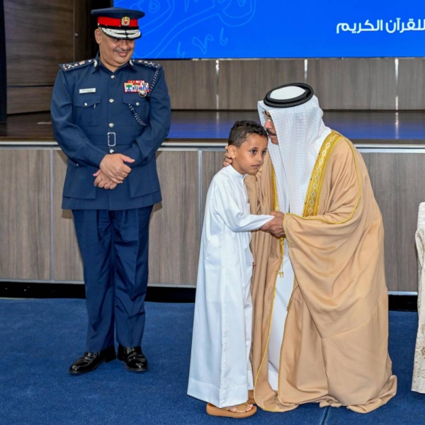 معالي وزير الداخلية يكرّم الفائزين في مسابقة وزارة الداخلية للقرآن الكريم ويشيد بما تحقق في عهد جلالة الملك المعظم من إنجازات في خدمة كتاب الله