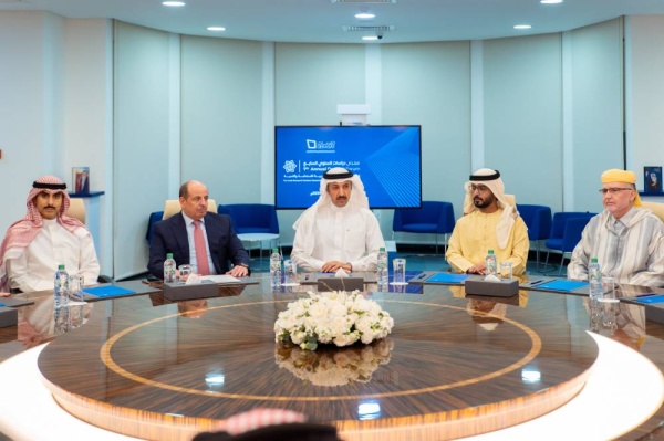عبدالله بن أحمد يستعرض دور مركز "دراسات" في تعزيز العمل العربي المشترك