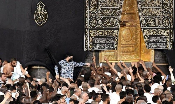 أكثر من 2.5 مليون يشهدون ختم القرآن بالمسجد الحرام ليلة 29 رمضان