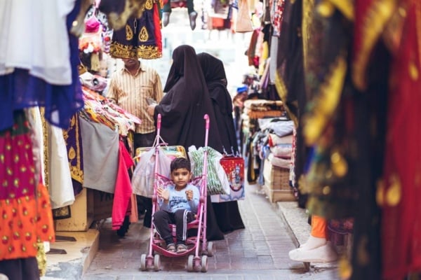 أصحاب متاجر ورجال أعمال: تحسّن الوضع الاقتصادي العام بالبحرين يعزّز القدرة الشرائية