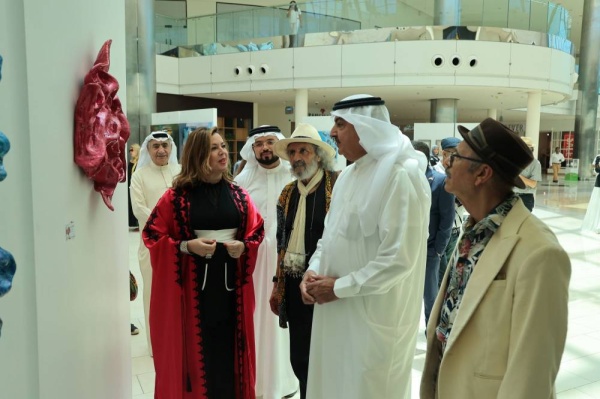 راشد بن خليفة يفتتح المعرض التشكيلي البحريني التونسي