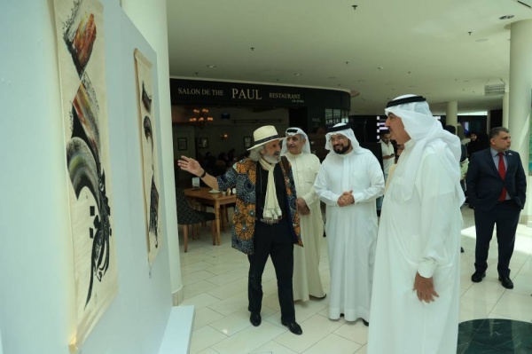 راشد بن خليفة يفتتح المعرض التشكيلي البحريني التونسي