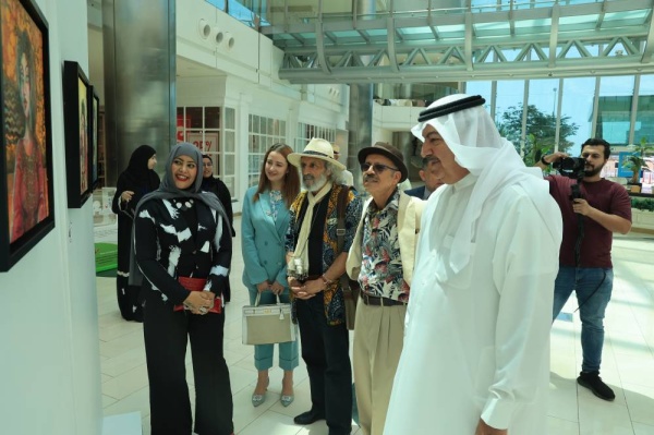 راشد بن خليفة يفتتح المعرض التشكيلي البحريني التونسي