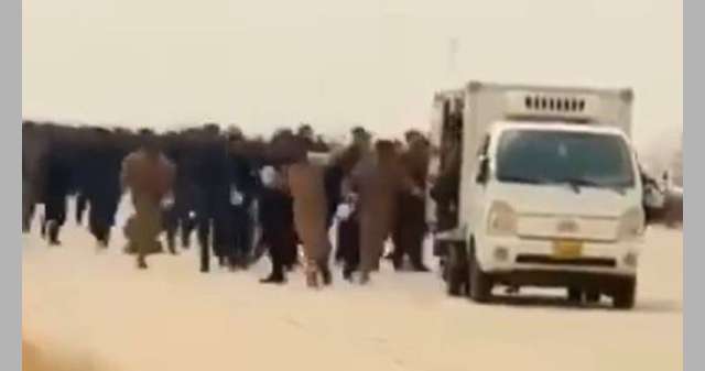 شرطة ليبيا تتدافع على الطعام...فيديو «مهين» والداخلية تحقّق