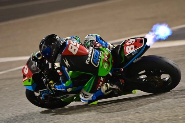 أديبي يتغلب على الظروف القاهرة ويتوج بطلاً لبطولة الدراجات النارية