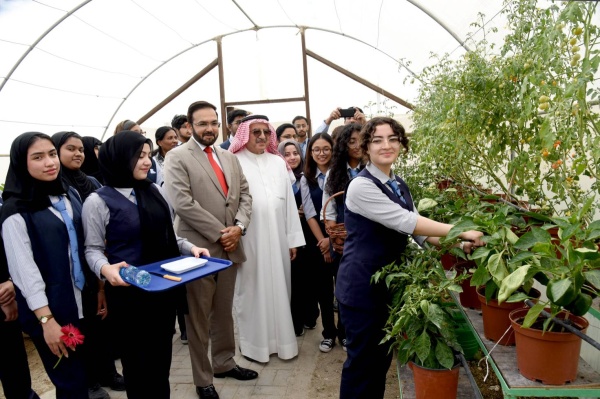 طلاب نادي البستنة بـ"النور العالمية" يحتفون بمحاصيلهم الزراعية