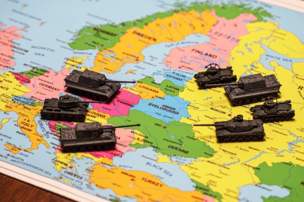 ضابط أوكراني يدلي للغارديان بتصريحات غير متوقعة عن الصراع مع روسيا