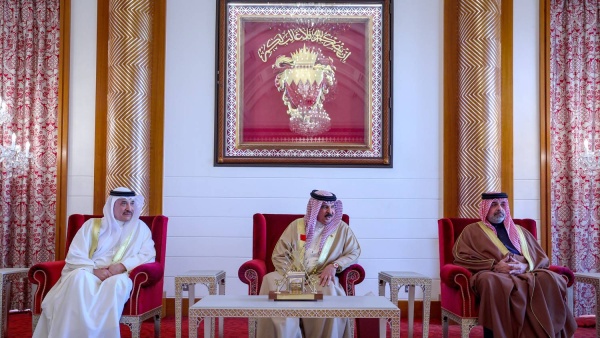 الملك: البحريني على رأس أولويات الدولة وتوفير الحقوق والضمانات للعمال البحرينيين
