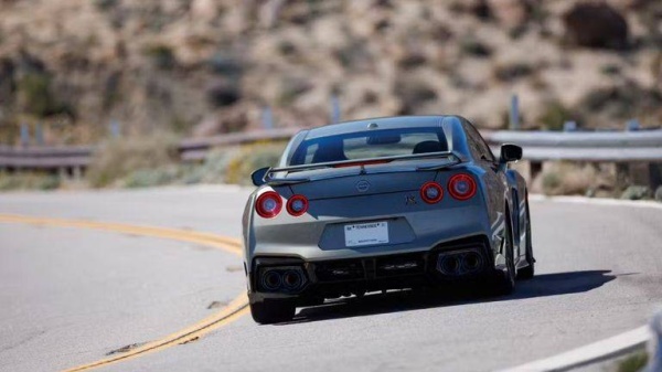 أسرع سيارة يابانية على وجه الأرض.. إلى أي الماركات تنتمي؟