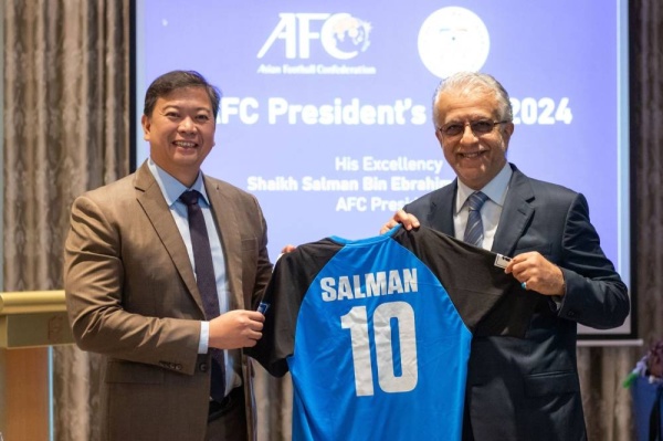 خلال زيارته الرسمية إلى مانيلا.. سلمان بن إبراهيم يؤكد دعم الاتحاد الآسيوي لبرامج تطوير الكرة الفلبينية