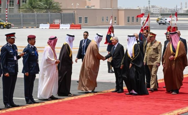 رئيس العراق يصل إلى مملكة البحرين للمشاركة في القمة العربية الثالثة والثلاثين