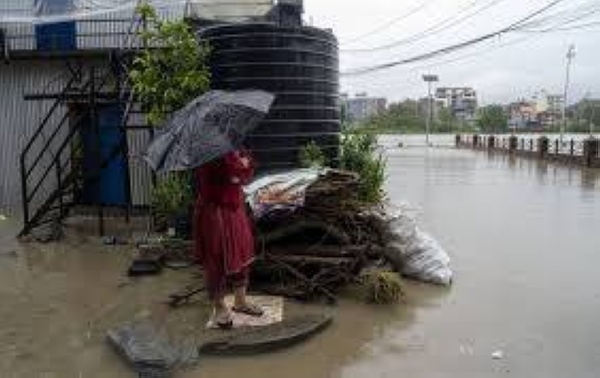 11 قتيلًا و8 مفقودين في انهيارات أرضية نتيجة الأمطار الغزيرة في نيبال