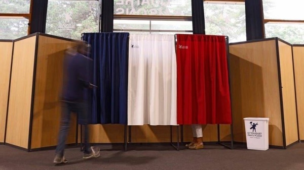 نتيجة غير متوقعة.. اليسار يحل أولاً في فرنسا ومعسكر ماكرون ثانياً