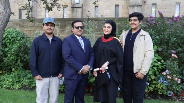 عائلة أحمد سالمين تحتفل بتخرّج ابنتها رغد من جامعة نورثمبريا ببريطانيا