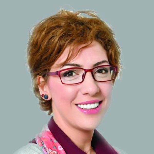 موظف يرد على الهاتف أسرع من البرق!!