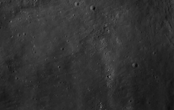 بعدسة ناسا الجديدة.. شاهد الأماكن الأكثر ظلاماً على القمر